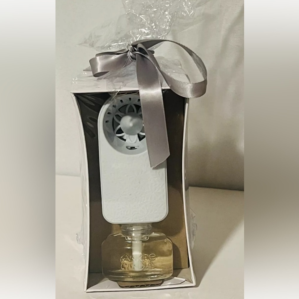 Yankee Candle ScentPlug Fan and Fragrance Refill Clean Cotton New in Box 1700515